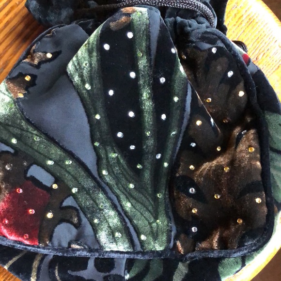 Velvet pouch bag with multi colored beads.Draw string. gorgeous little pouch . - Picture 6 of 6